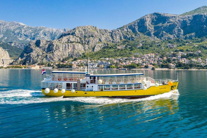 Von Omiš aus: Halbtägige Bootstour zur Insel Brač mit Mittagessen