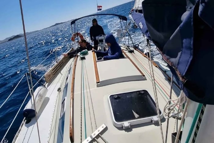 Da Zara: Tour di mezza giornata o di un giorno intero in barca a vela