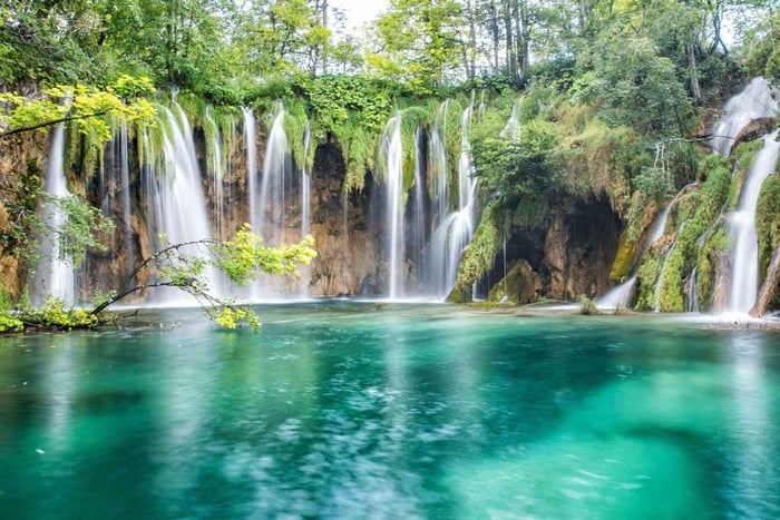 From Zagreb: Plitvice Lakes Round-Trip Comfort Bus Transfer
