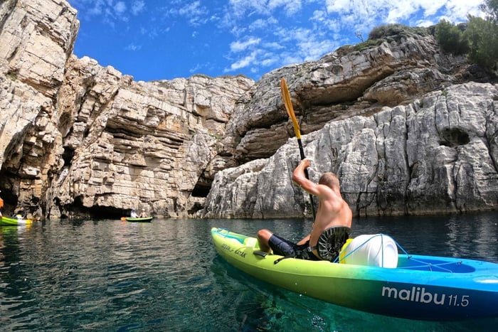Pula:Sea Kayak Tour with Cave, Snorkelling and Cliff Jumping