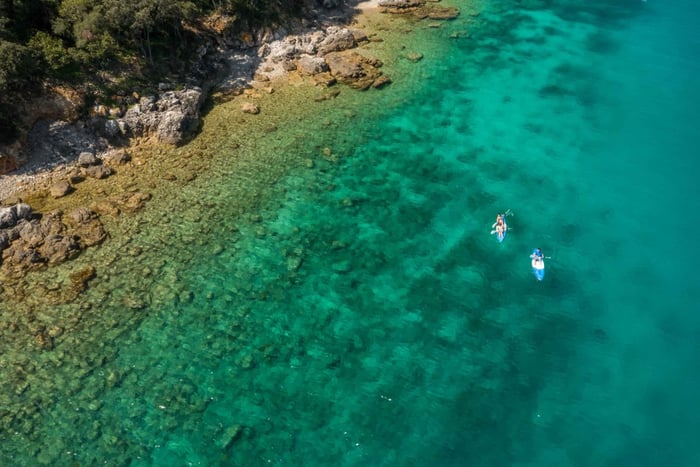 Rovinj: Excursão Guiada de Caiaque com bebidas e mergulho com snorkel