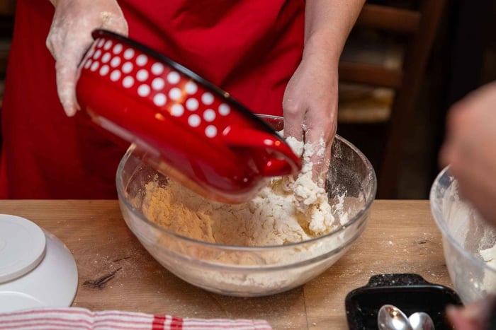 Slavonski Brod: Pierogi-matlagningskurs med vinprovning