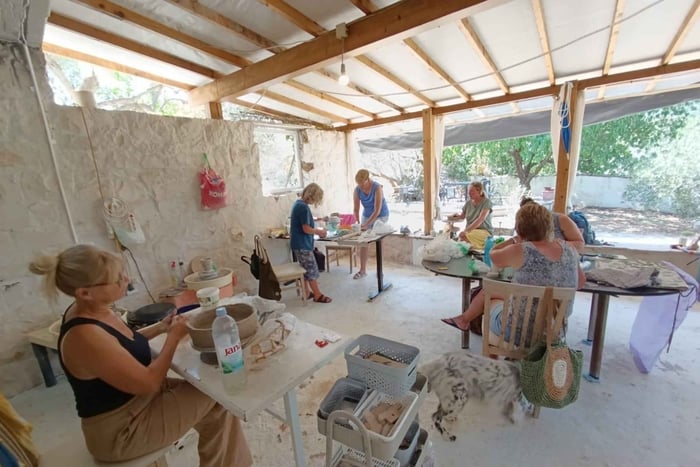 The Raku Garden, Povlja, Brazza: laboratorio di ceramica