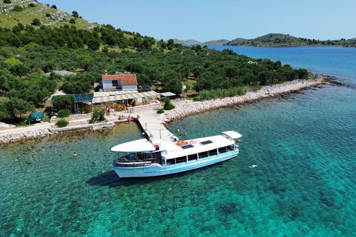 Zadar: paseo en barco por Kornati con almuerzo en casa del capitán