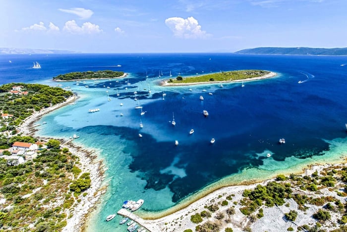 Split: Halvdagstur til Den Blå Lagune, Čiovo og Trogir bådtur
