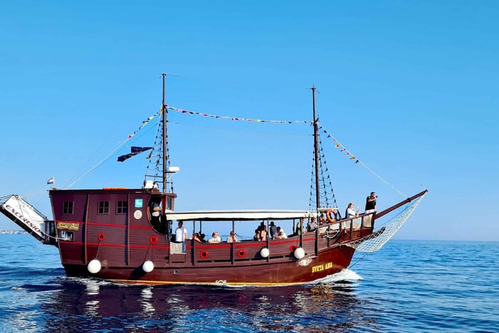 Vrsar : tour en bateau sur le fjord de Lim avec baignade près de la grotte des pirates