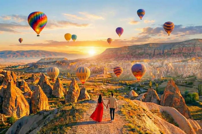 Antalya : visite de luxe de la Cappadoce en petit groupe avec hôtel troglodyte