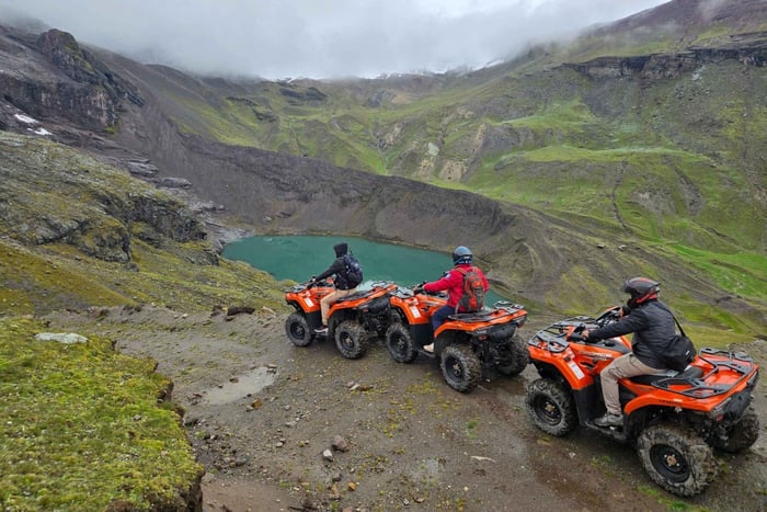 Cusco: ATV-tur til Ausangate-isen med frokost og lunsj
