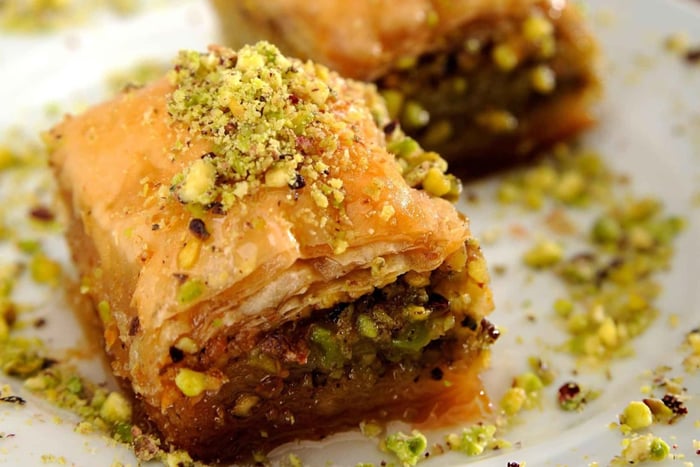 Flavors of Baku: Guided Food Tasting Tour with Tea Session