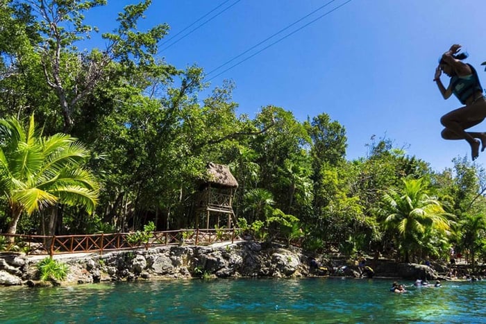 Guided tour of 4 cenotes at Casa Tortugas with transportation and buffet