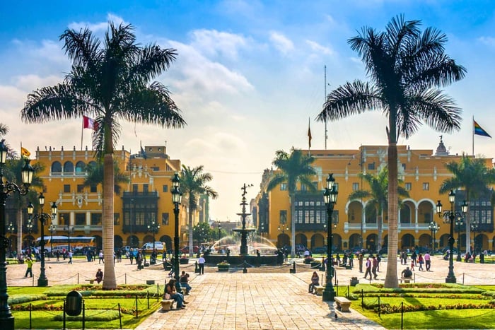 Lima: Ballestas Islands, Huacachina & Pisco Day Trip