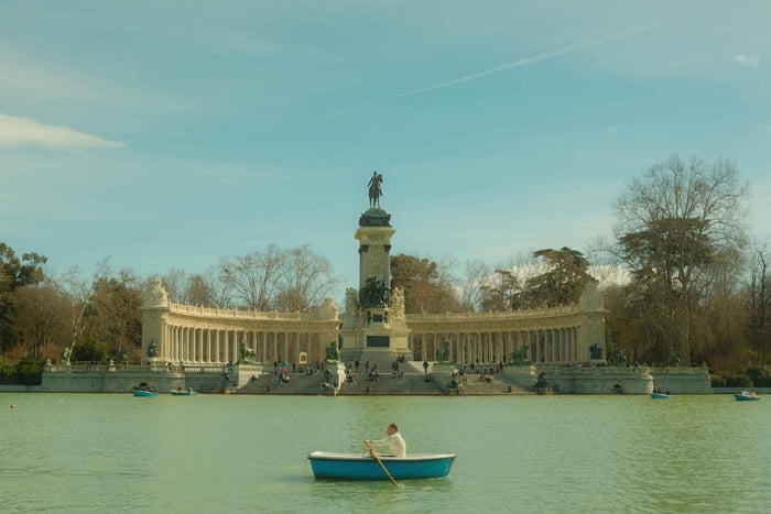 Madrid: Deluxe-tur i Retiroparken med dolda berättelser