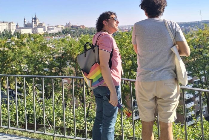 Madrid: Spanish Civil War Walking Tour with Coffee