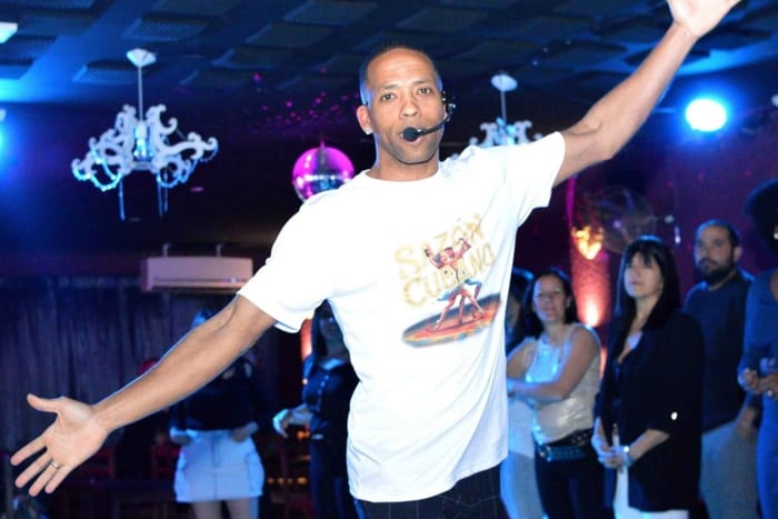 Montevideo: Cuban Salsa Lesson for All Levels