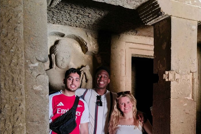 Grotte di Kanheri e Pagoda d'Oro a Mumbai: un insediamento buddista
