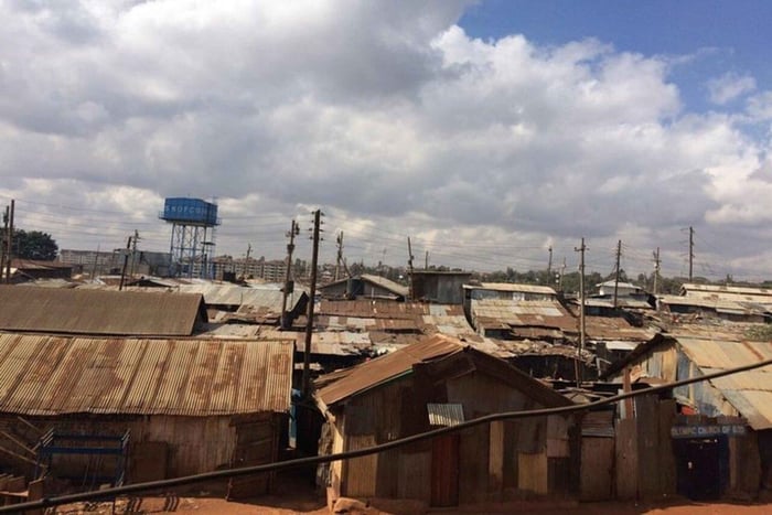Nairobi:Kibera Slum Guided Tour with Local Guide