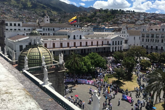 Quito: Casco Antiguo y Vuelta a la Mitad del Mundo.