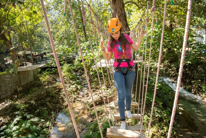 Santiago: IBO Hanging Bridges in Cola de Caballo-billett