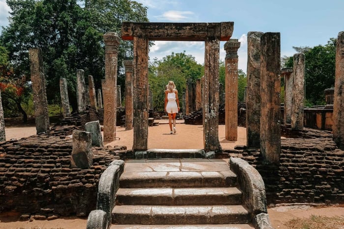 Sigiriya: UNESCO Polonnaruwa & Ancient Lake Heritage Tour