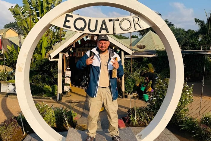 Uganda: Kayabwe Equator Tour with Lunch & Private Transfers
