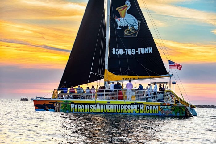 Panama City Beach: Solnedgangsseilas på Privateer-katamaranen