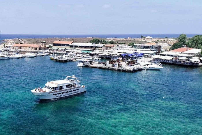 FROM PAPHOS: 1.5 HRS Glass Bottom Boat Cruise with swimming