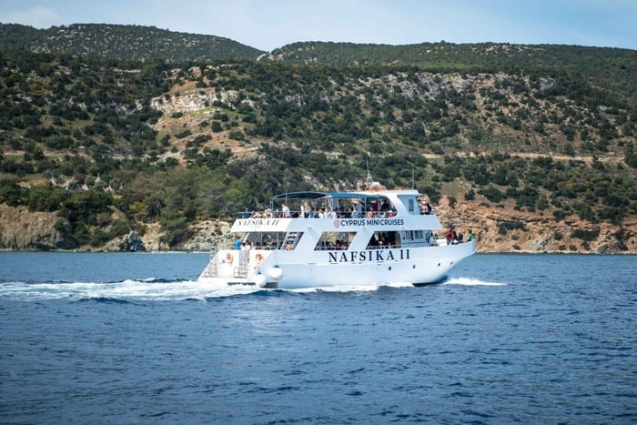 Paphos: Blue Lagoon Boat Trip with Transfers