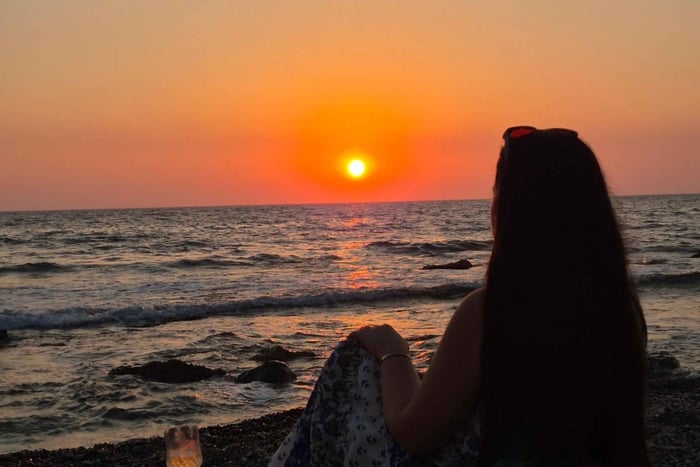 Pafo: picnic privato al tramonto con tagliere di vino e formaggi