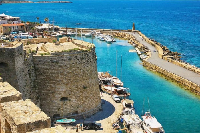 Paphos: Tour Kyrenia - St. Hilarion and Bellapais Abbey