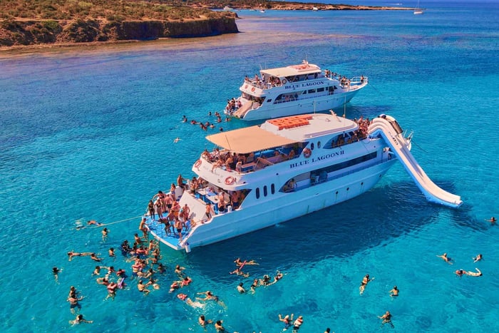 Polis: Paphos e cruzeiro de barco na Lagoa Azul com escorrega aquático