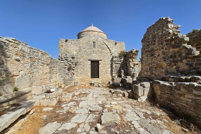 PRIVATE TOUR | Troodos Mountain: Waterfall, Villages & Lunch