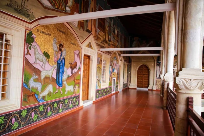 Pafos: Excursión a Troodos, Monasterio de Kykkos, Omodos y Bodega