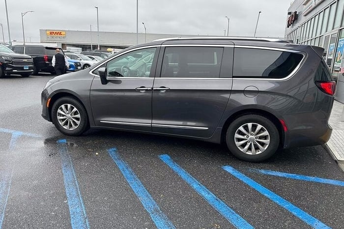 Dallas Love Field Airport (DAL) to Dallas - Round-Trip Private Transfer