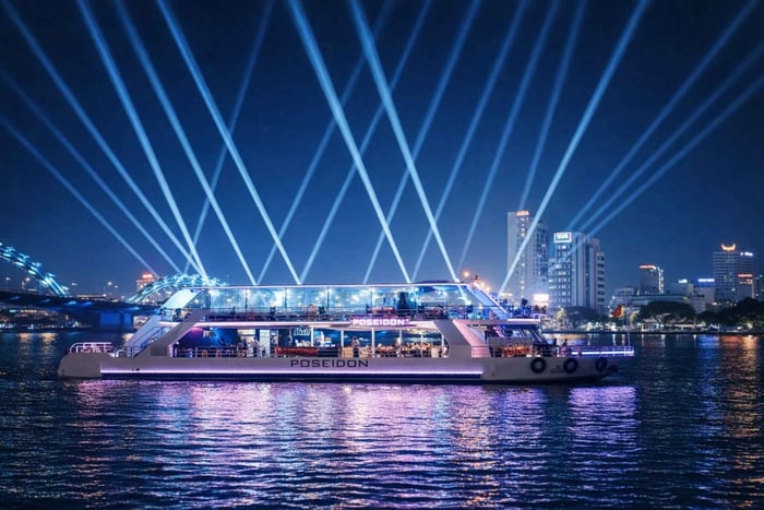 Da Nang: paseo en barco Poseidon 5* por el río Han y espectáculo del puente del Dragón