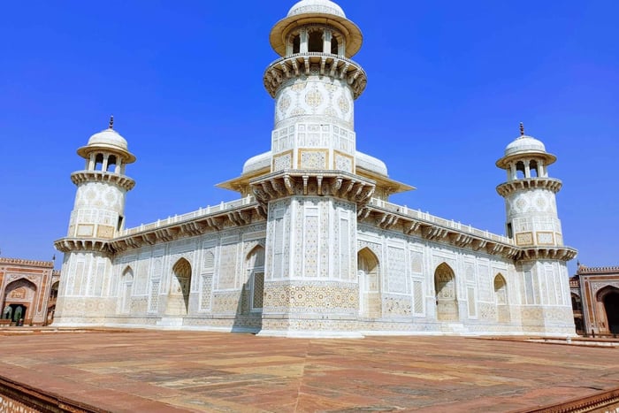 Delhi - Agra: tour guiado de 2 días con amanecer en el Taj Mahal