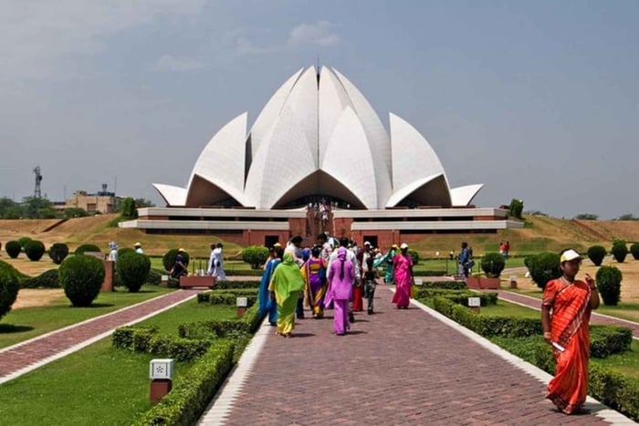 Explore Delhi in 1 Day: Private Old & New Delhi City Tour