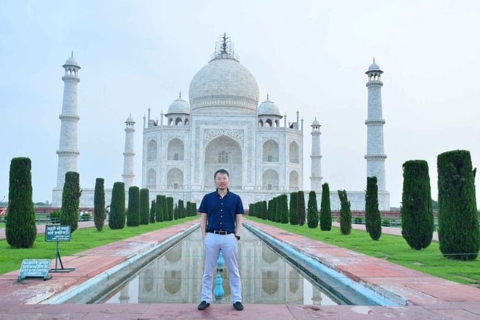 Z lotniska w prywatna wycieczka z przewodnikiem do Taj Mahal podczas międzylądowania