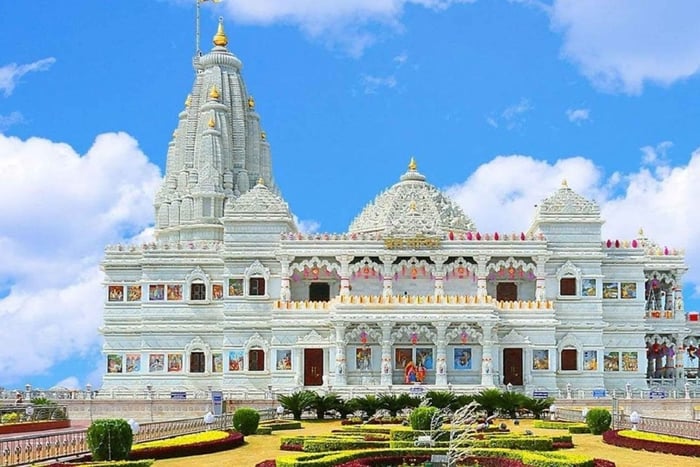 Från privat heldagstur till Mathura och Vrindavan med bil