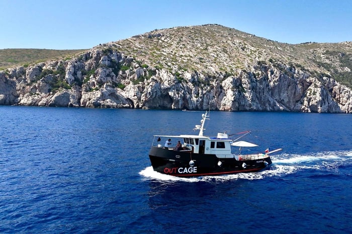 Golfo Aranci dag op een luxe jacht all-inclusive met dolfijnen