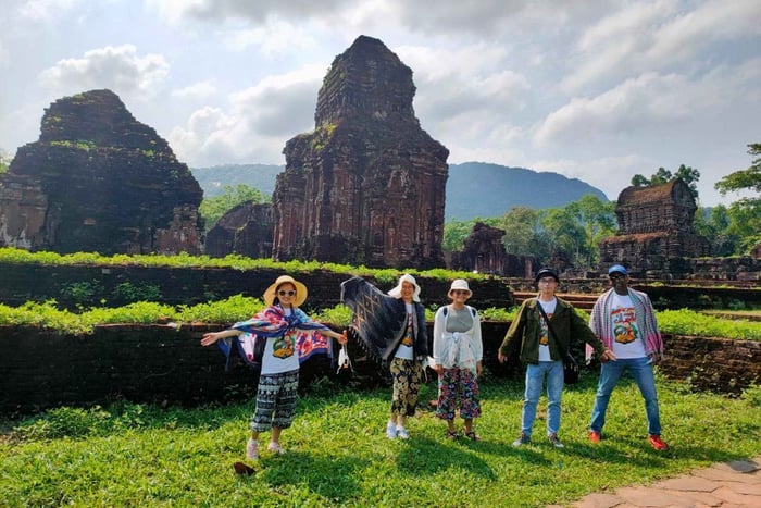 Hoi An/Da Nang: My Son o zachodzie słońca, rejs z brunch