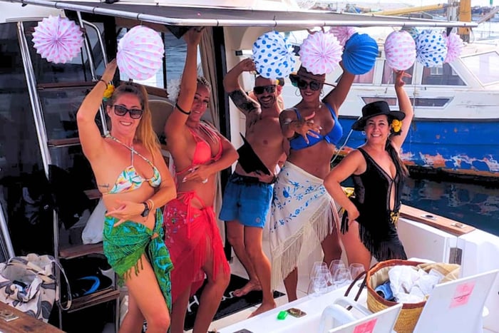 Marbella: Intime Delfintour auf einer modernen Yacht (max. 8 Personen)