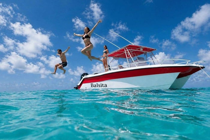 Bayahibe: excursión privada en barco a la isla Saona con esnórquel