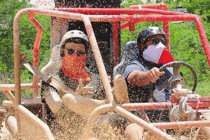 Bayahibe Tour Buggy-eventyr i elver, grotter og strender