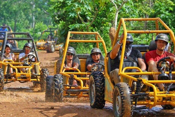Double Tour with Buggies and Visit to the Colonial Zone and Museums in Santo Domingo