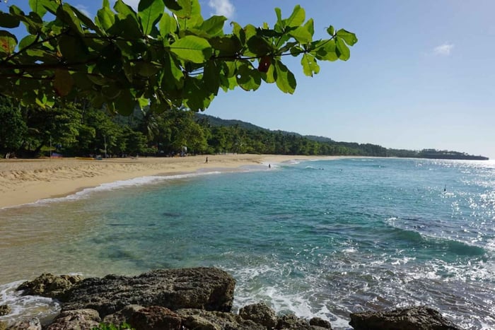 Tour por la laguna Gri Gri: Saltadero de Cabrera y Playa Grande con comida
