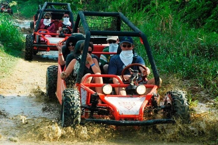 Bayahibe: tour en buggy 4x4 con baño en cueva y visita local