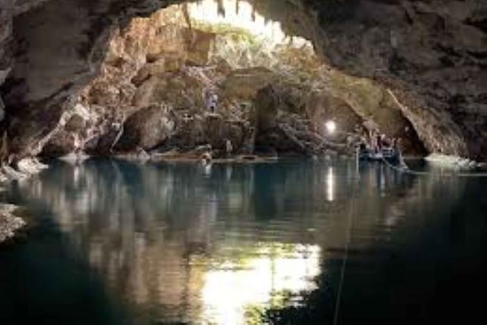 Privato: esplora il Parco dei Tre Occhi e il Faro di Colombo