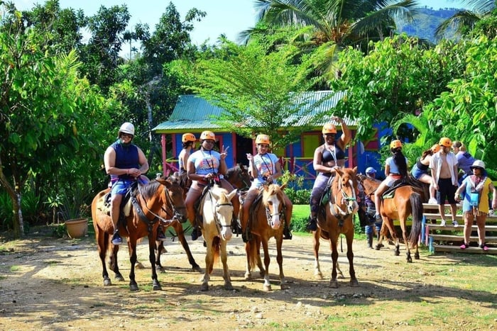 Punta Cana: El Limón Horseback Ride, ATV, and Beach Tour