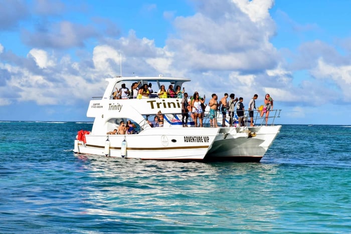 Barco de fiesta hip hop en Punta Cana con barra libre *Solo para adultos