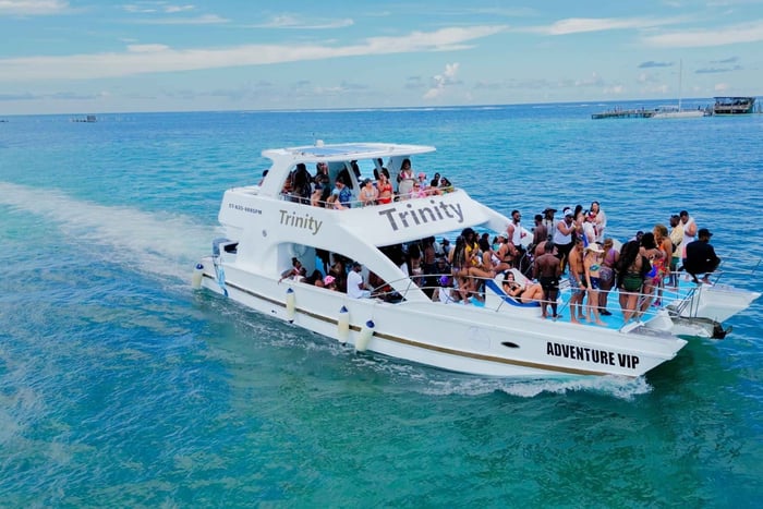 Punta Cana : bateau de fête avec plongée avec tuba, alcool et hip-hop